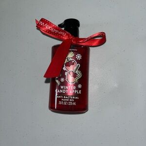💙 NWT Bath & Body Works Winter Candy Apple Antibacterial Hand Gel